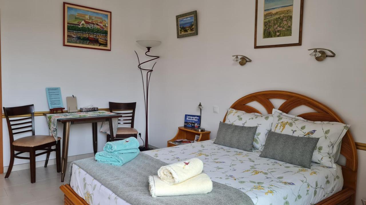 Chambres D'Hotes B&B La Bergeronnette Avec Piscine Couverte Chauffee Bizanet Bagian luar foto