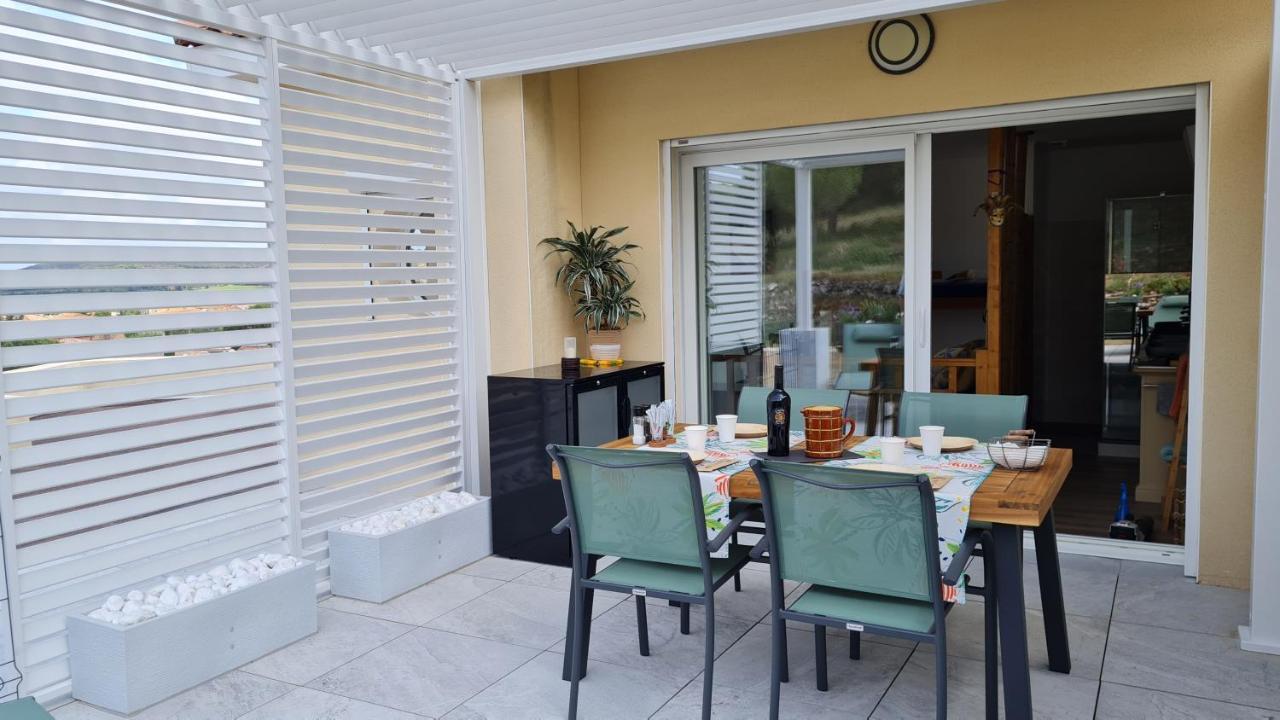Chambres D'Hotes B&B La Bergeronnette Avec Piscine Couverte Chauffee Bizanet Bagian luar foto